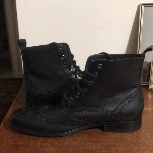 handsome black lace ups - Picture 4 of 9